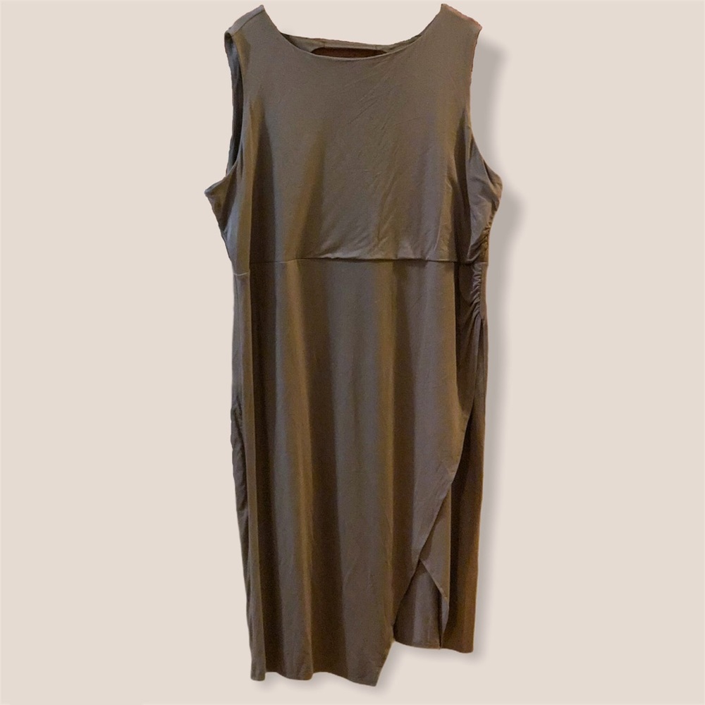 Lisa Rinna Collection Side Ruched Midi Dress - Picture 4 of 7